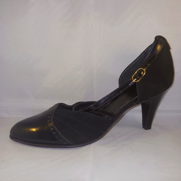 Amalia - Picture 2 of 2